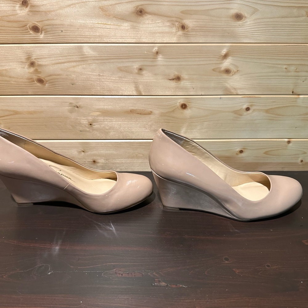 Brand NWOT Jessica Simpson beige patent leather wedge size 36 / 6 - Picture 4 of 6